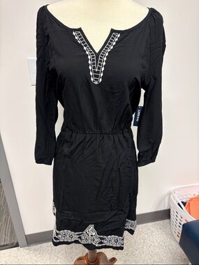 Old Navy Black Long-Sleeve Embroidered V-Neck Dress